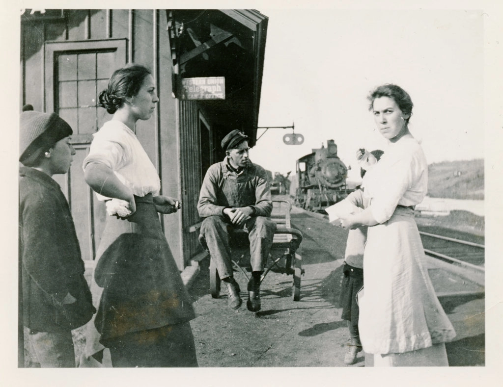 CNW Amasa Depot with onlookers